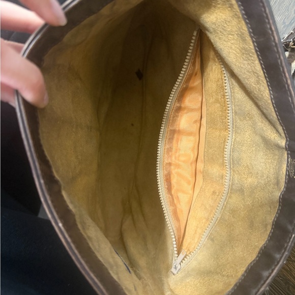 Gucci Dark Brown Leather Bag with Gold Emblem - Picture 6 of 6